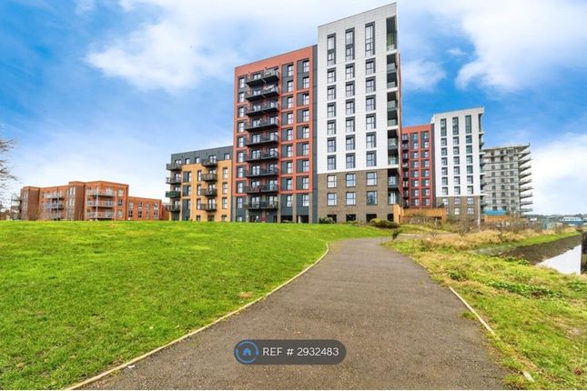 Flat, Television House Meridian Way, Southampton photo 3