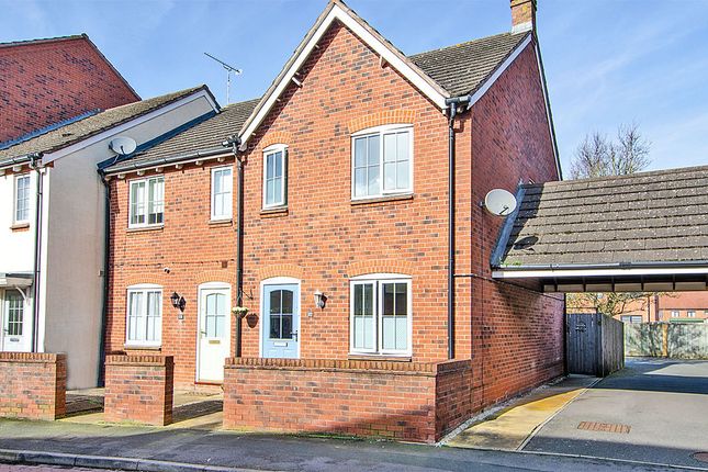 3-bed house on 27, Williams Avenue, Lichfield, £270,000