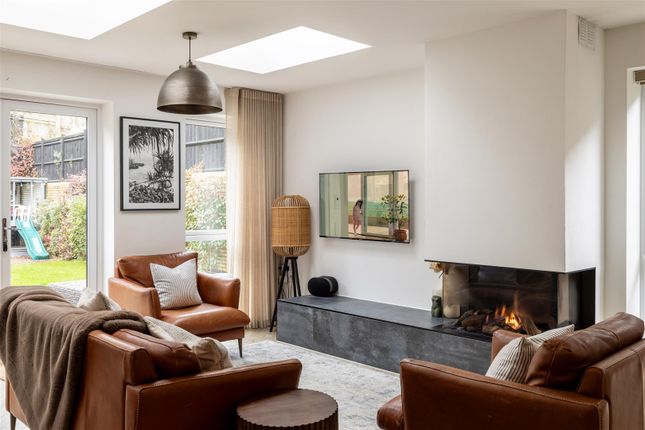5, Hawthorn Way, Redhill photo 4