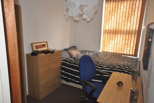 Shared accommodation to rent in Thornville Crescent, Hyde Park, Leeds