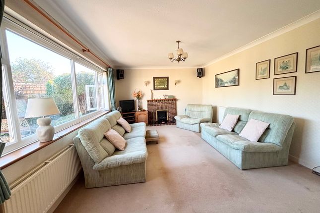 23 Croft Road, Selsey photo 3