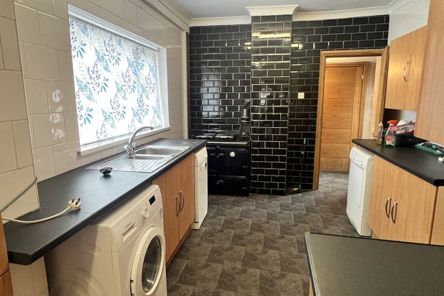 64, Derwydd Avenue, Ammanford photo 3