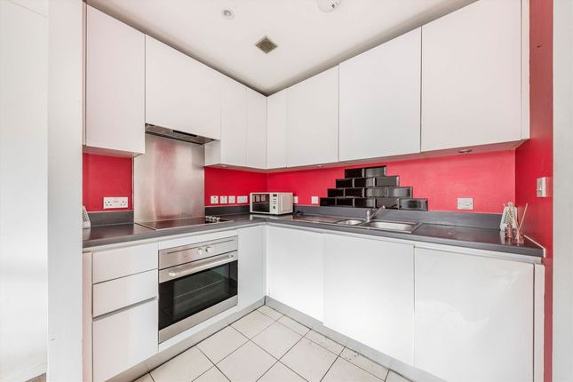 Flat 10, Westgate House, London Road, Isleworth photo 2