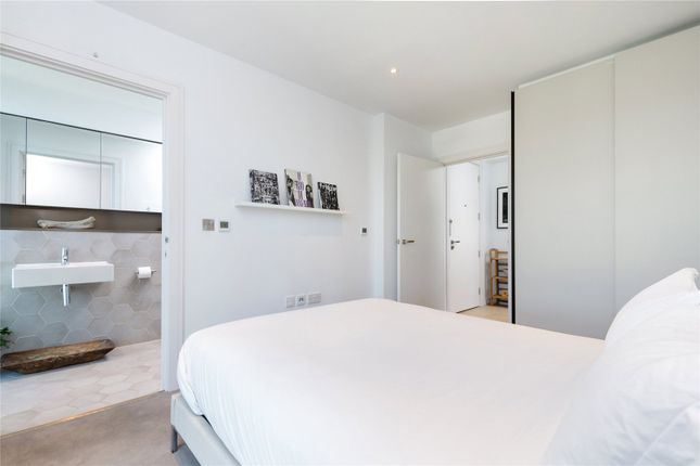 Flat to rent in Otto Building, Downs Road, London