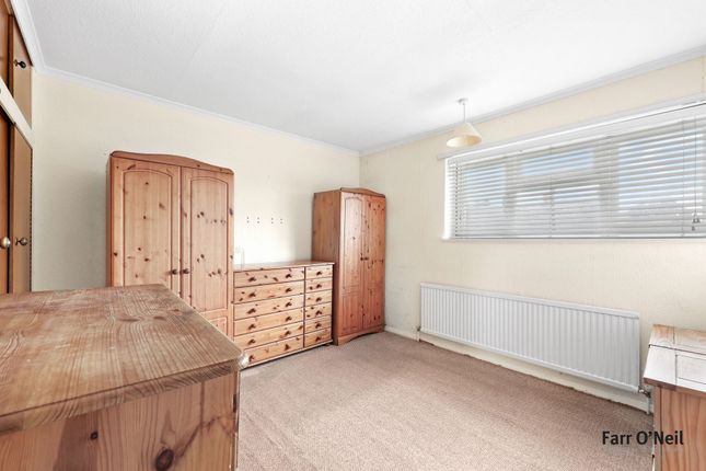 Etheridge Green, Loughton photo 4