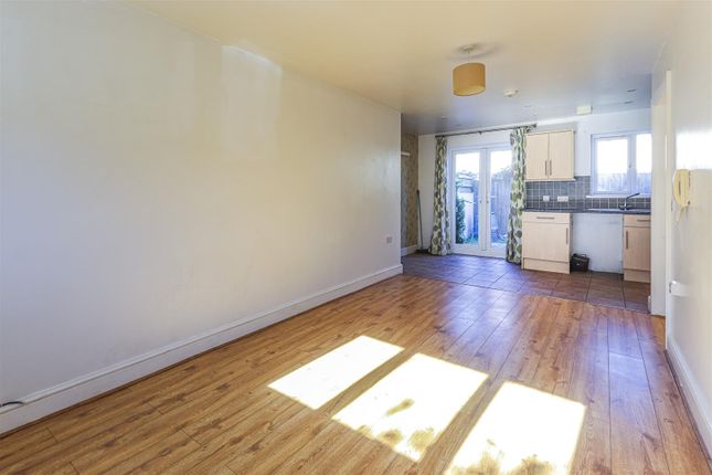 13, Deemuir Square, Cardiff photo 4