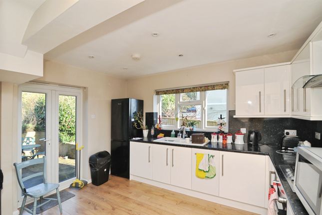 6, Alfred Road, Hastings photo 3