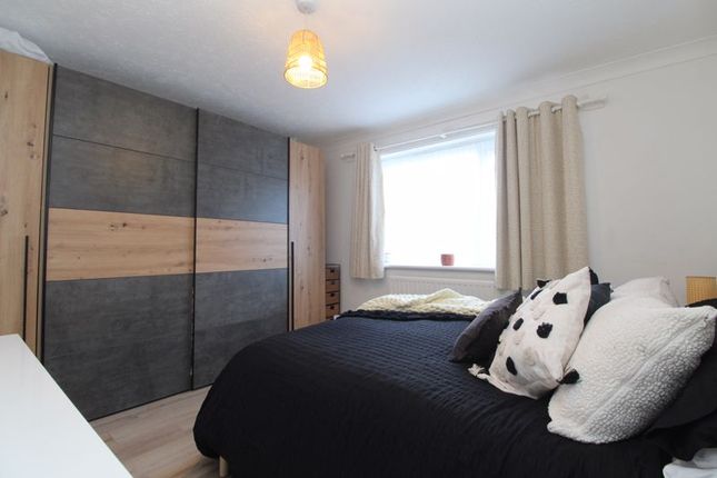 Flat for sale in Worcester Road, Bedford