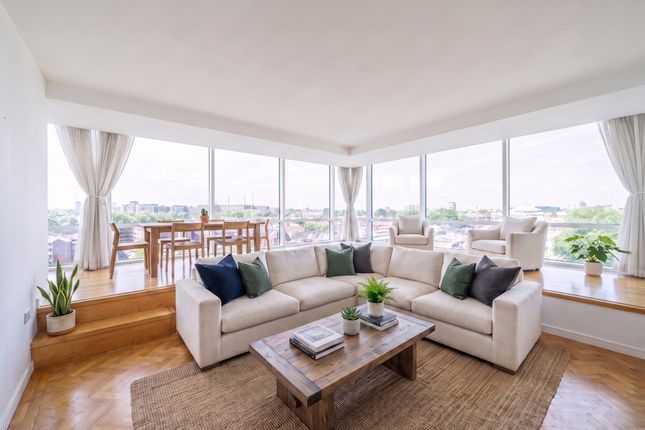 Flat 54, 152, Grosvenor Road, London photo 5