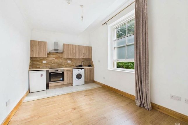 Flat 10, 18a Wellington Road, Brighton, Brighton photo 2