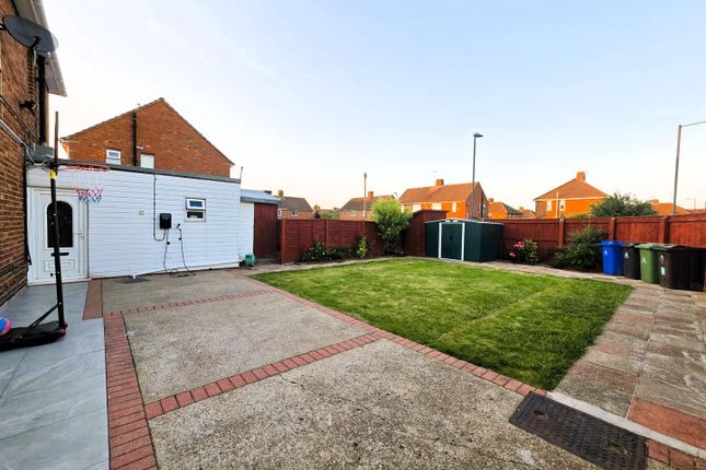 34, Pershore Avenue, Grimsby photo 4