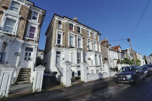 Thumbnail Flat to rent in Carlton Avenue, Ramsgate