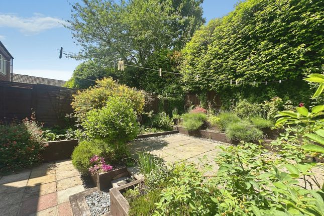 Room 2,, 3, Arncliffe, Berkshire photo 4