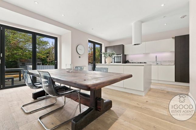 23, The Avenue, Loughton photo 4