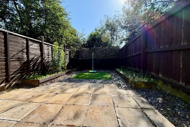 10 Castell Llwyd, Hengoed photo 4