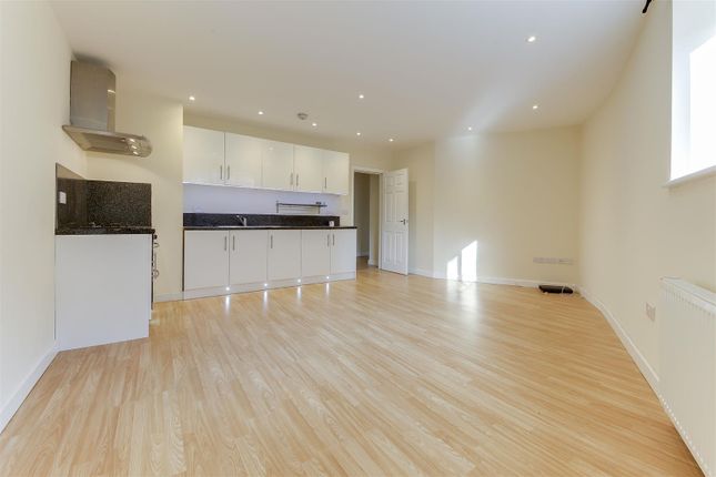 Thumbnail Flat to rent in Woodlea Road, Waterfoot, Rossendale