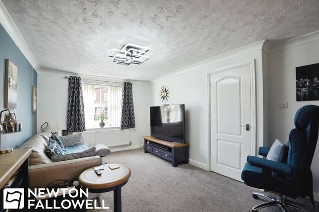 6 Eden Court, Retford photo 2