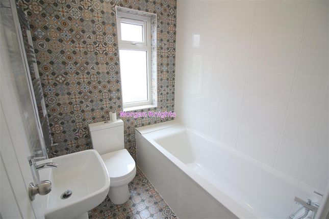 First Floor Bathroom: