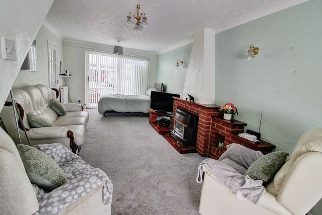 47, Lakeside Drive, Cannock photo 2