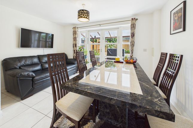 5, Orchid Drive, Hemel Hempstead photo 4