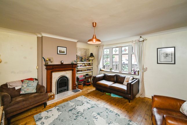 28, Robin Hood Road, Nottingham photo 3