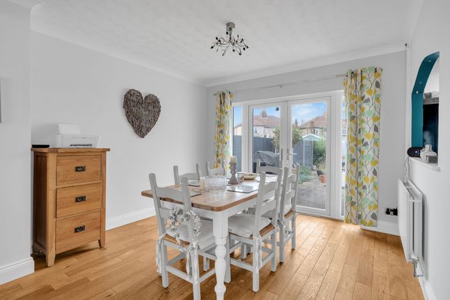 61 Princes View, Dartford photo 3