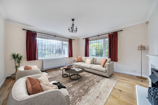 9, Silver Wood, West Chiltington photo 2