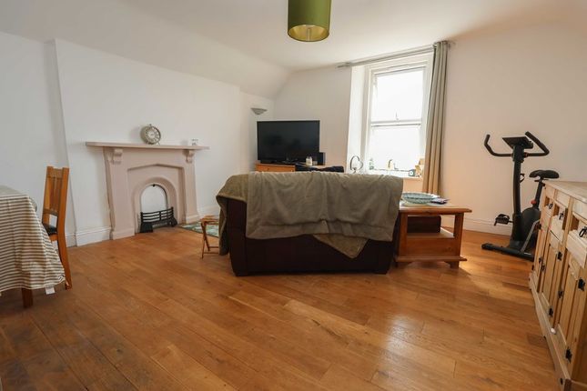 Flat 6, 29, Victoria Road, Clevedon photo 2