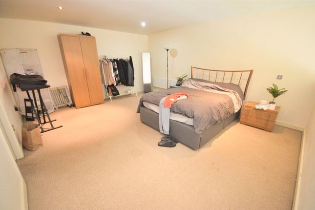 Flat for sale in 21 Aldbourne Road, Radford, Coventry