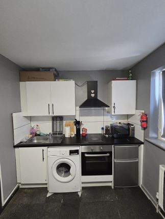 23, Laud Close, Reading, Berkshire photo 4