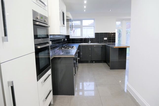 Jersey Road, Isleworth photo 5