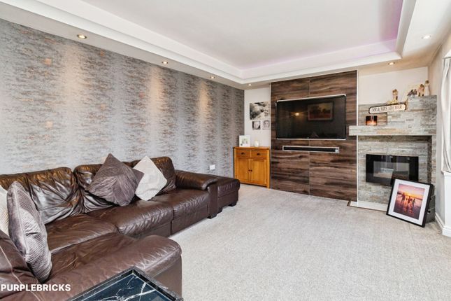11, Leadendale Lane, Stoke-on-Trent photo 4