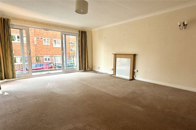 37, Cottington Court, Devon photo 3
