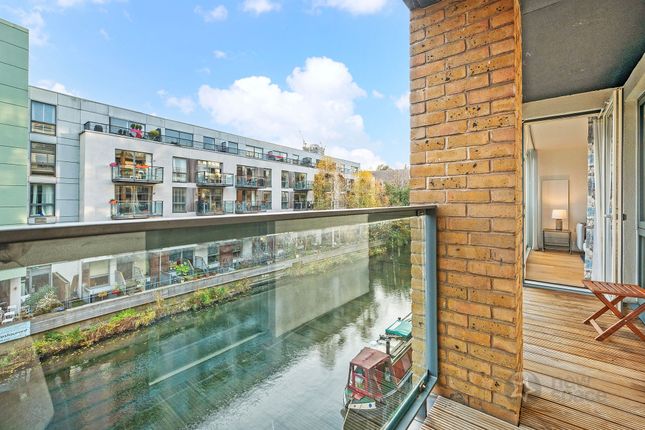 Flat 67, Reliance Wharf Hertford Road, London photo 2
