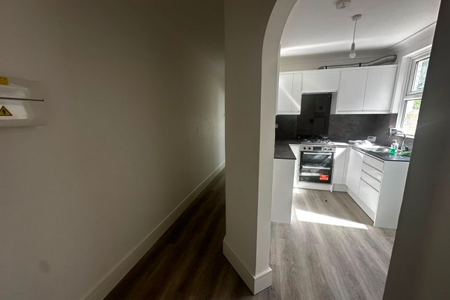 131, Brownhill Road, London photo 5
