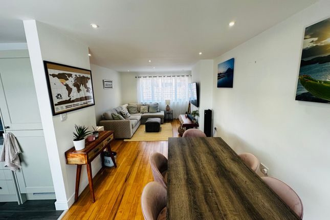 33, Downs Road, MALDON photo 4