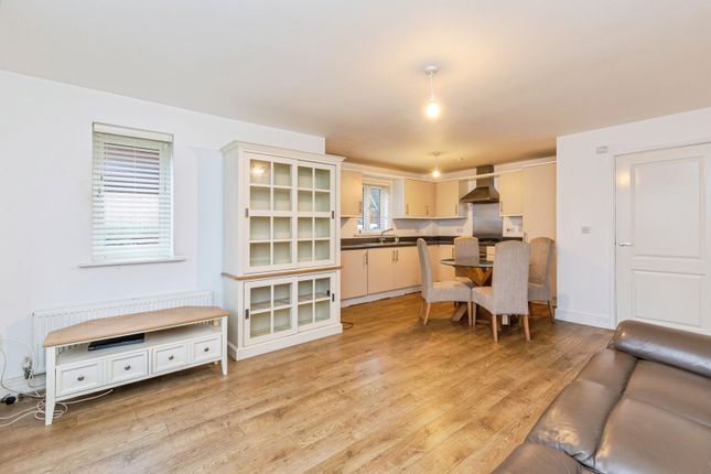 4,, Gudgeon Crescent, Kent photo 2
