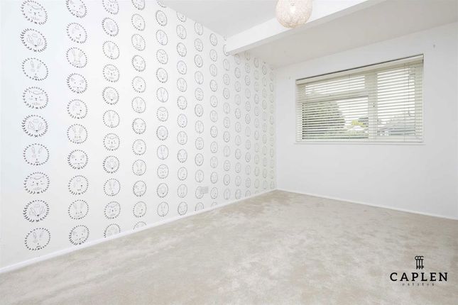 73, Roding Lane North, Woodford Green photo 4