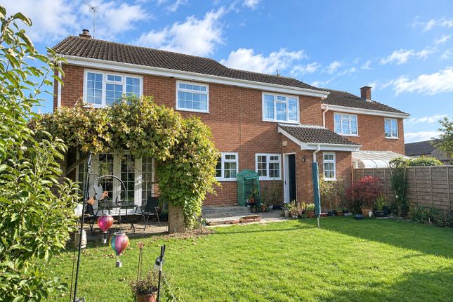 4, Greenacres, Dilton Marsh photo 2