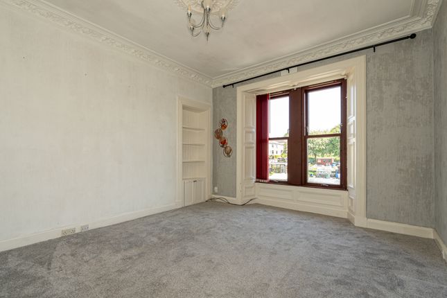 F, 22, Gardner Street, Dundee photo 4