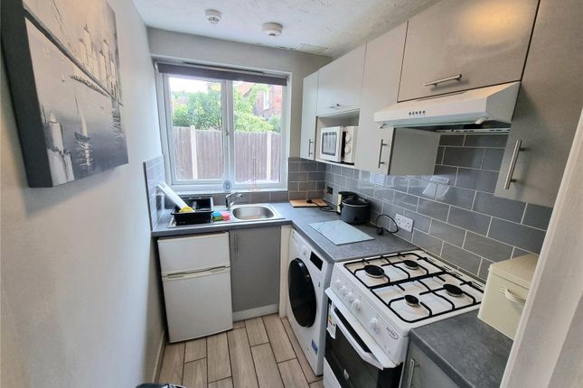 Flat 5, 64, Furnace Lane, Telford photo 2