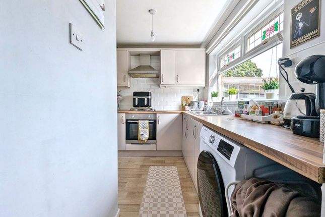 2, Bracken Close, Stanley photo 4