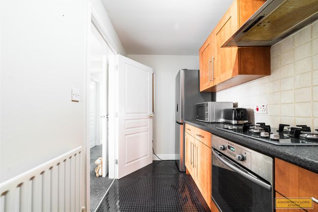 Flat to rent in Spacious Apartment, Clearwater Village, Darwen