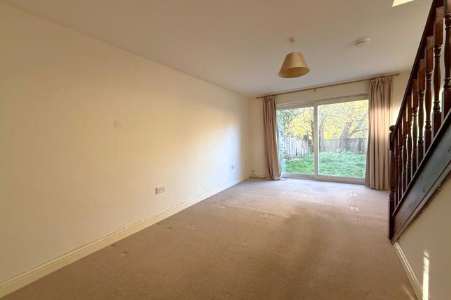 6, Frank Freeman Court, Kidderminster photo 2