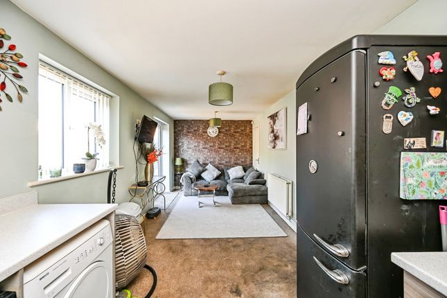 21, Heron Way, Liverpool photo 4