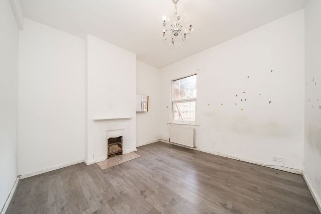 285, Cricklewood Lane, London photo 2