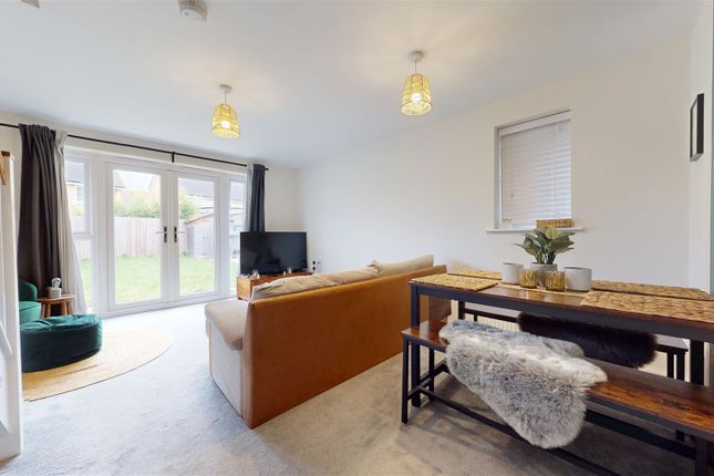 5, Artemis Grove, Milton Keynes photo 3