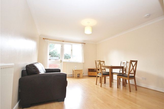 23, Nightingale Shott, Surrey photo 2