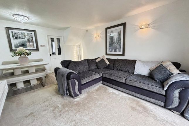 46, Sangster Way, Bradford photo 4