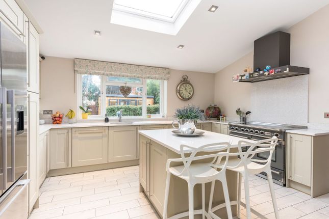 15, Long Lodge Drive, Walton-on-Thames photo 4